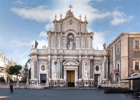 Foto della facciata neoclassica della Chiesa di Sant'Agata a Cremona