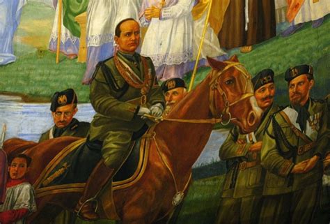Dettaglio dell'affresco di Guido Nincheri con la figura di Mussolini e pannelli esplicativi per la contestualizzazione
