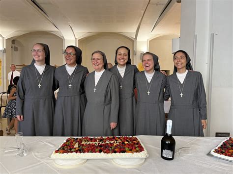 Fotografia di gruppo delle prime Suore Figlie di Maria Ausiliatrice