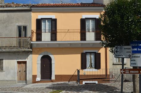 Immagine della facciata accogliente di Casa Angela