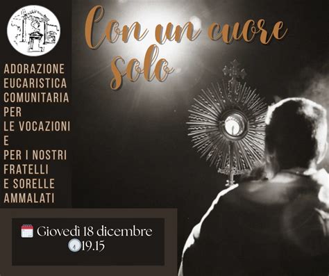 Foto di un'adorazione eucaristica o di un momento di preghiera comunitaria