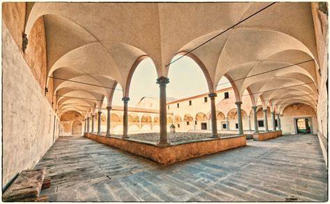 Chiostro del monastero di San Mercuriale