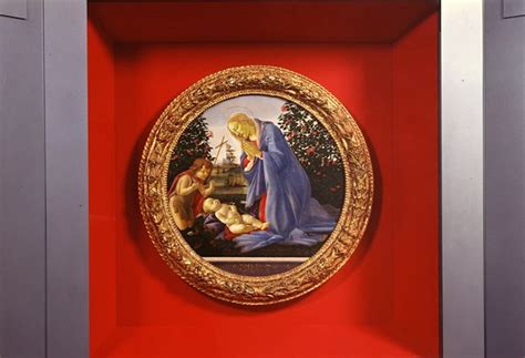 Dettaglio della cornice intagliata e dorata del Tondo di Botticelli