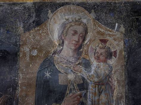 Dettaglio di un affresco nella chiesa di Santo Stefano