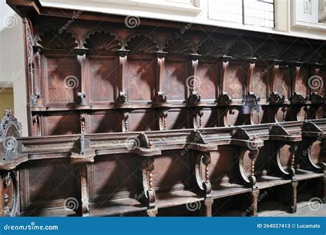 Particolare del coro ligneo della chiesa