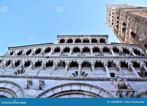 Dettaglio della parte superiore del campanile della Cattedrale