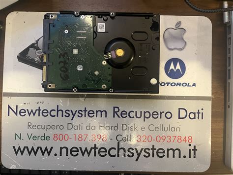 Infografica sui processi di recupero dati da smartphone e hard disk