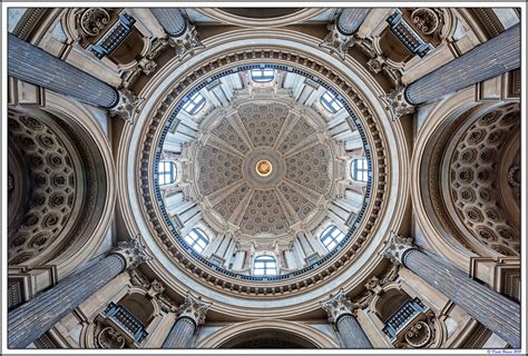 Interno della Basilica di Superga con dettaglio della cupola o di una cappella