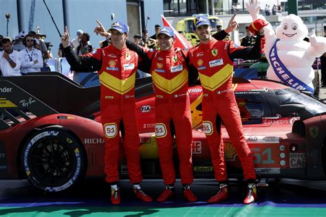 Ferrari 499P che trionfa alla 24 Ore di Le Mans