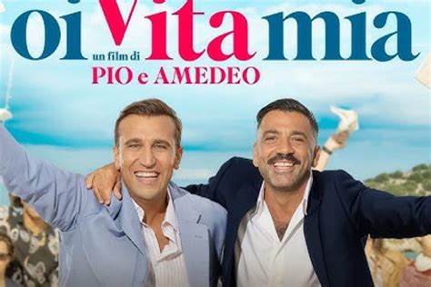 Foto di Pio e Amedeo in un momento informale o foto tematica di famiglia