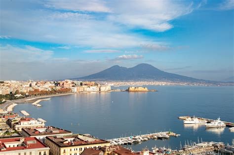 Foto panoramica del golfo ligure vista dal santuario
