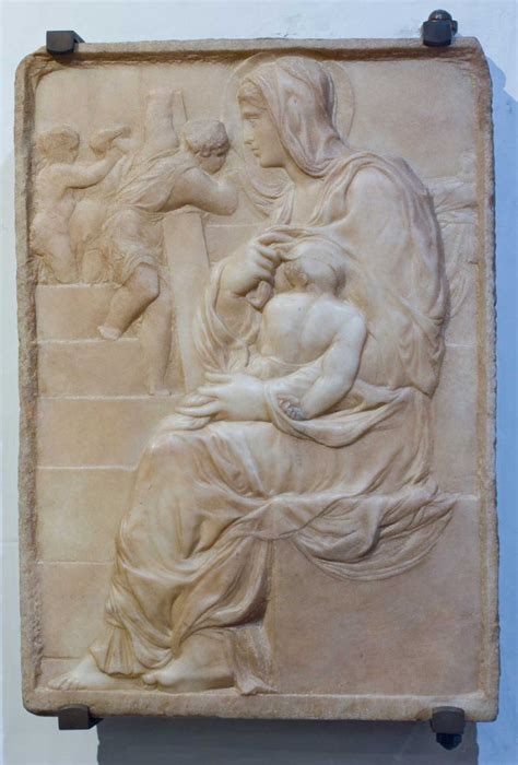 Bassorilievo della Madonna della Scala di Michelangelo con dettaglio dello stiacciato