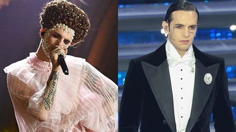 Achille Lauro in uno dei suoi iconici look di Sanremo