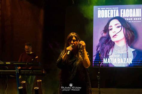 Matia Bazar con Roberta Faccani, foto live di un concerto