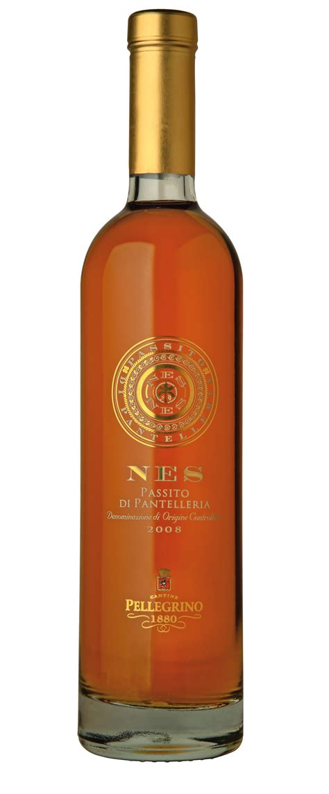 Vetro di Passito di Pantelleria con riflessi ambrati