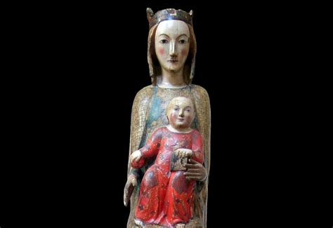 Scultura lignea della Beata Vergine con Bambino all'interno del Santuario di Montovolo