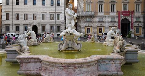 Fontana del Brakí nella piazza di Taggia