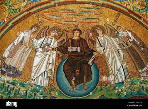 Mosaico di Cristo Pantocratore e corte celeste nell'abside di San Vitale
