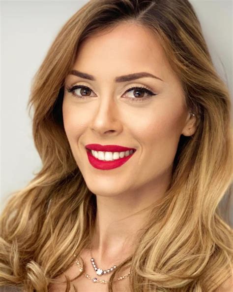 Fatima Trotta in una scena dello spettacolo 