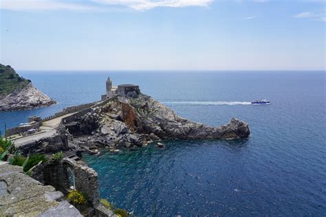 foto panoramica di Portovenere e del suo borgo antico
