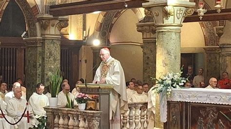 Immagine di un vescovo durante una celebrazione liturgica