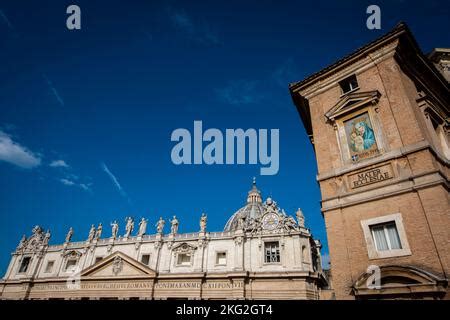 Mosaico della Mater Ecclesiae in Piazza San Pietro