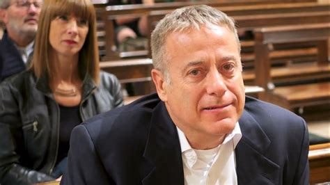 Foto del sindaco Francesco Soligo con Don Paolo Scattolin durante il saluto