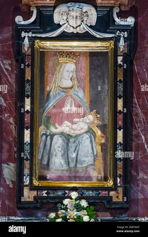Affresco della Madonna delle Lacrime a Treviglio
