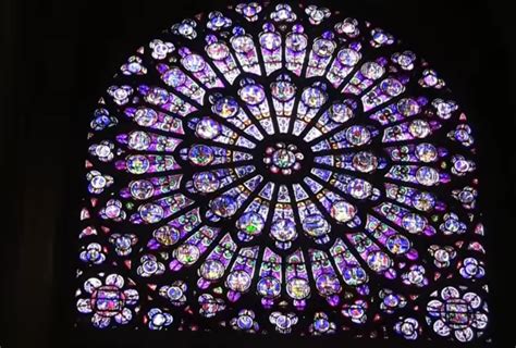 Schema del rosone centrale della Cattedrale di Notre Dame