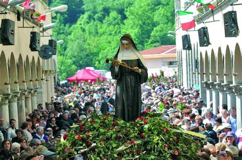 Processione di Santa Rita per le vie di Bitonto