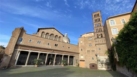 Vista esterna della Chiesa dei Santi Giovanni e Paolo a Spoleto