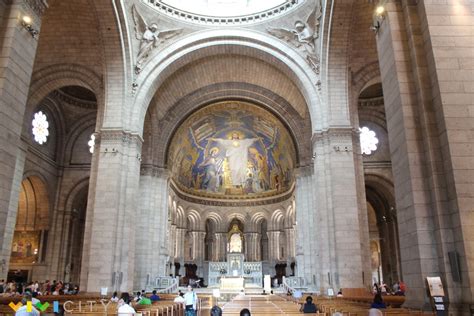 Basilica del Sacro Cuore in stile neogotico a San Salvador