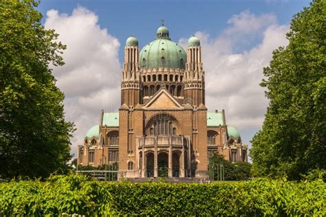 Architettura Art Deco della Basilica Nazionale del Sacro Cuore a Bruxelles