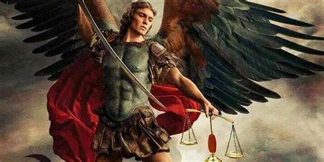 Rappresentazione iconografica dell'Arcangelo Michele con spada e bilancia