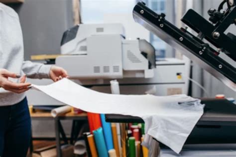 Illustrazione delle diverse tecniche di stampa su tessuto