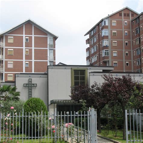 Foto esterna o veduta architettonica della Chiesa della Pentecoste a Riccione