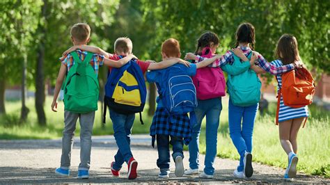 Foto panoramica della struttura scolastica di Ceparana