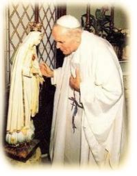 Giovanni Paolo II in preghiera al Santuario di Fatima