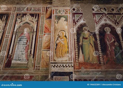 Dettaglio degli affreschi del presbiterio nella chiesa di Zogno