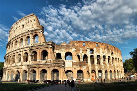 Foto panoramica del Colosseo o di Piazza Venezia, luoghi vicini a Casa Il Rosario