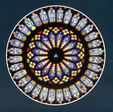 Dettaglio del rosone del Trecento della Cattedrale di Altamura