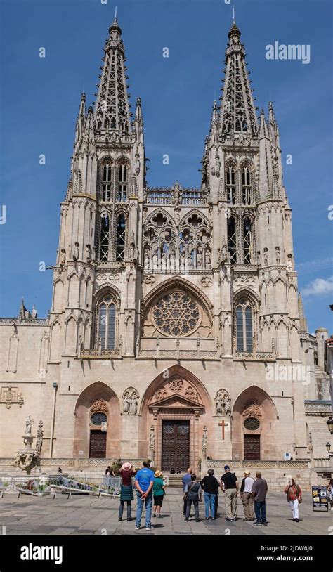 Fotografia della facciata gotica della Cattedrale di Burgos, Patrimonio dell'Umanità UNESCO