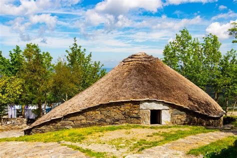 Il villaggio di O Cebreiro in Galizia