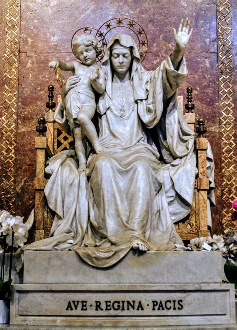 Iconographic image of the Virgin Mary, Regina Pacis