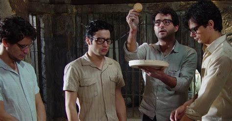 Scena dal film Batismo de Sangue che ritrae Frei Tito