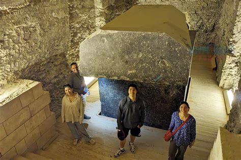 Interno del Serapeum con i grandi sarcofagi
