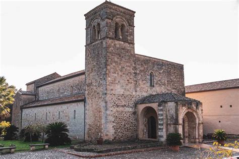Ricostruzione storica dell'antica città di Anglona con il santuario al centro