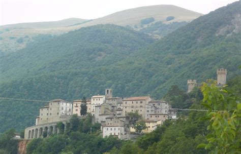 Mappa storica dell'area di Arquata del Tronto nel Medioevo che evidenzia i territori parrocchiali