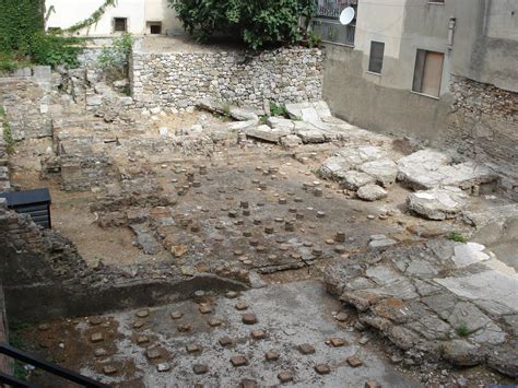 Resti archeologici delle terme romane antistanti l'Abbazia di Fossanova