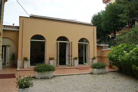 Facciata della Casa di Esercizi Spirituali Sacro Cuore a Fiuggi